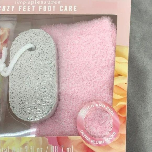 Simple Pleasures Cozy Feet Foot‎ Care RoseWater Peony Gift Set - Picture 5 of 7